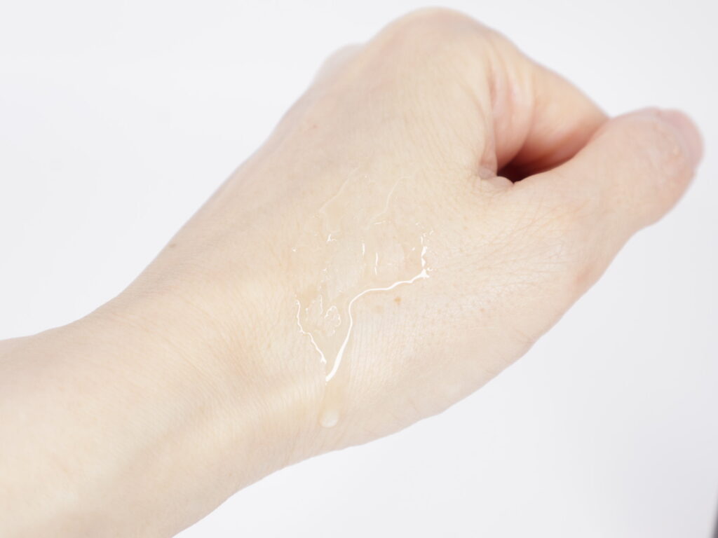 KISO CARE VC35を手に塗った写真
